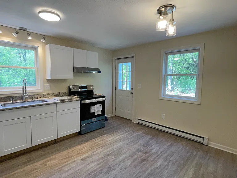 395 Wilbraham St #B — Photo 2