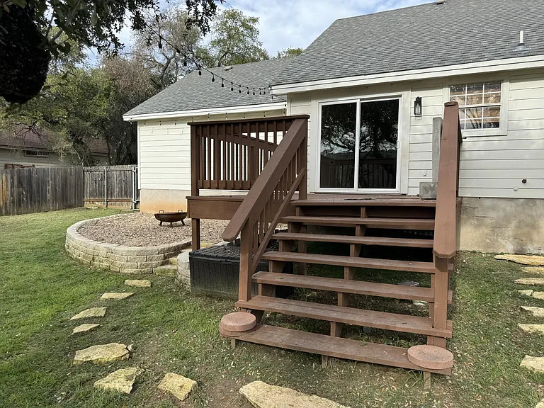 104 Cowal Dr S — Photo 13