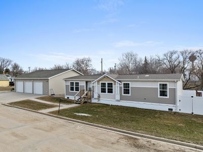 420 1st Ave NE, Kenmare, ND, 58746
