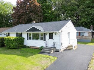 4 Ligian Ct, Johnston, RI 02919