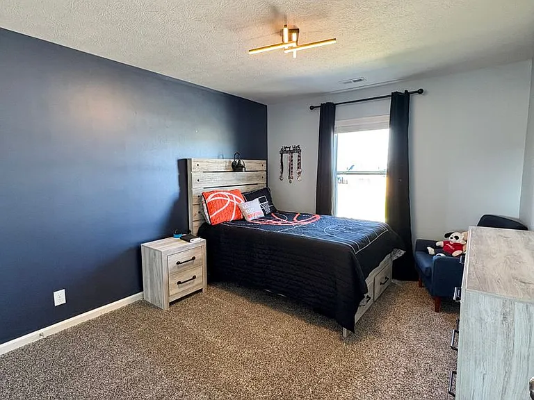 423 Wallingford St — Photo 10