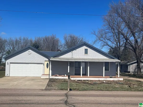 2812 360th St, Rock Valley, IA 51247