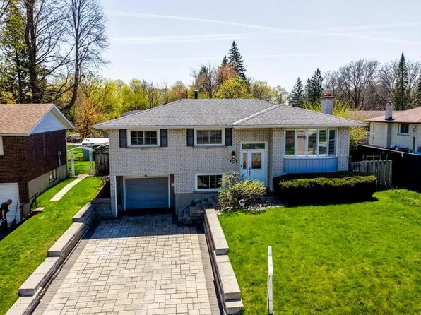 682 Glen Forrest Blvd, Waterloo, ON N2L 4K6
