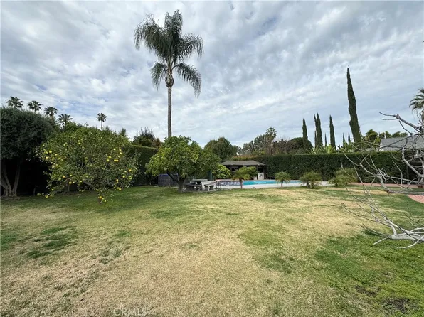 5329 Mecca Ave, Tarzana, CA 91356