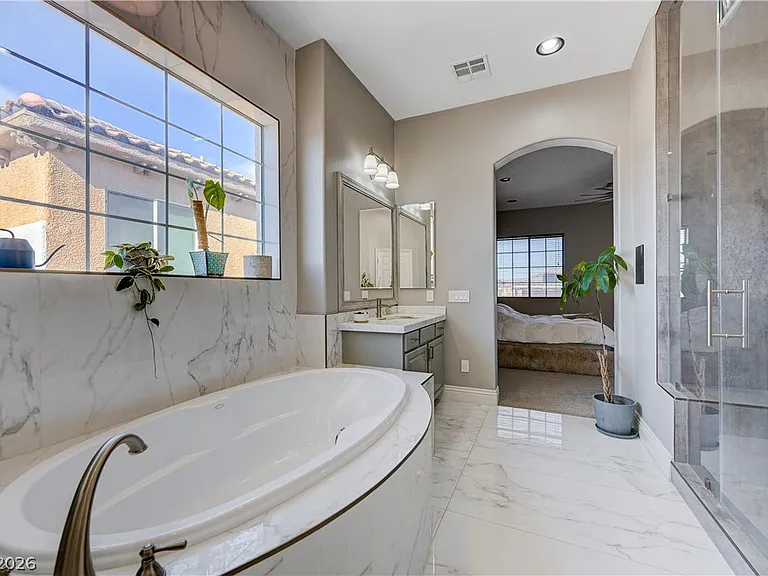 9738 Bear Trap Ct — Photo 32