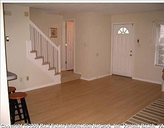 3rd image of 2441 London Pointe Dr