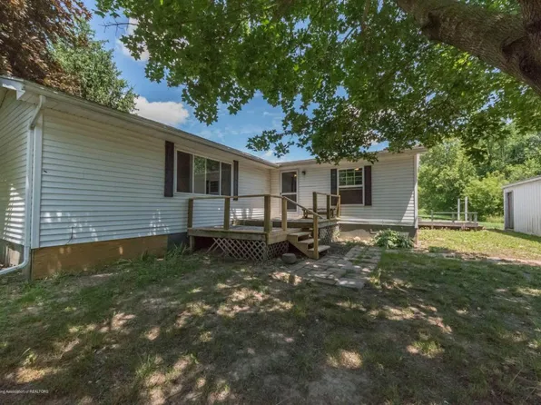 2795 S Bradley Rd, Charlotte, MI 48813