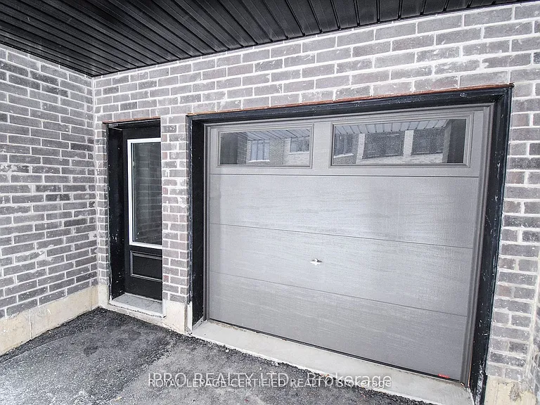 585 Colborne St E #404 — Photo 26