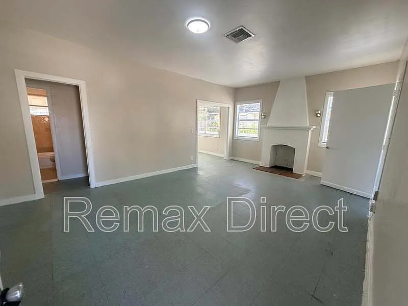 504 El Prado