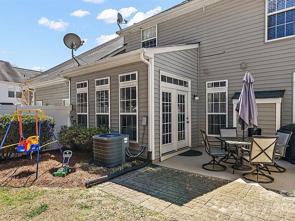 2nd image of 130 Cypress Landing Dr