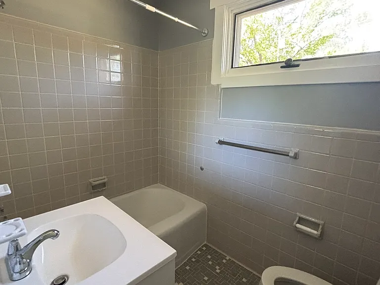 637 Redwood Ave #637 — Photo 11