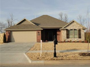 2962 Tiger Eye Dr, Fayetteville, AR 72704