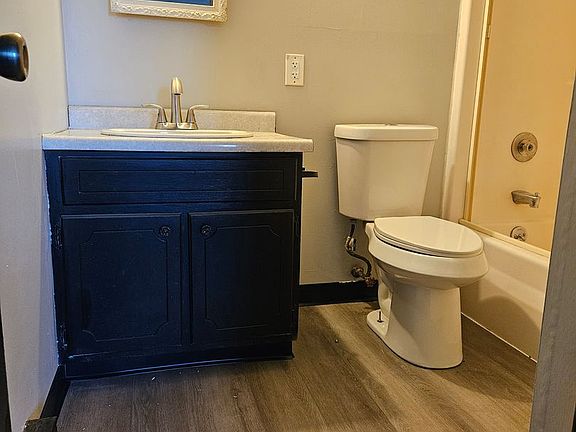 5th image of 26 Sunnyslope Dr #26C