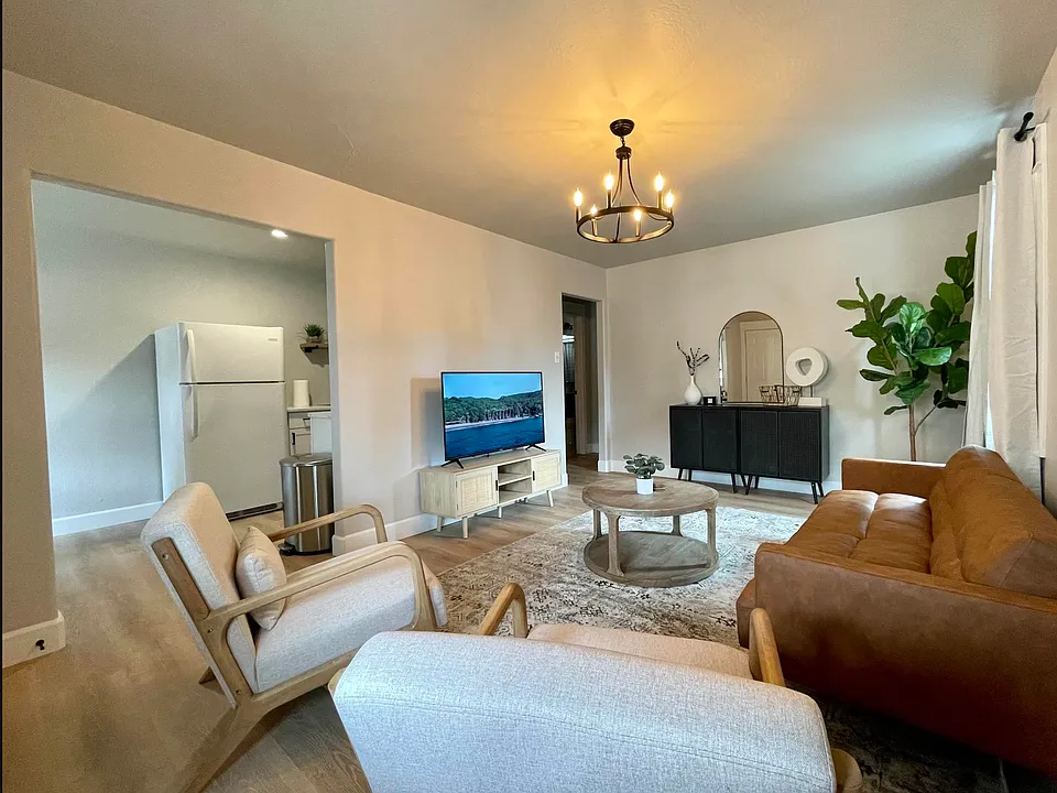 1607 I St