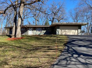 21420 W Bagpipe Ct, New Berlin, WI 53146