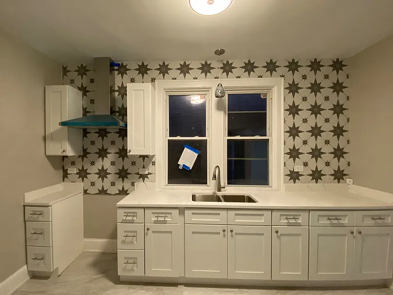 8015 S Saint Lawrence Ave #2 — Photo 5