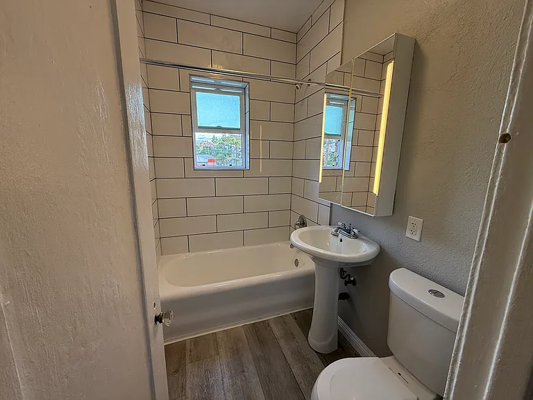 1443 N Alvarado St #209 — Photo 5