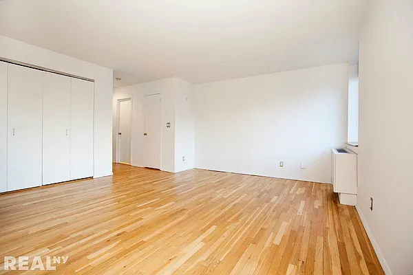 Rented by REAL New York | media 9
