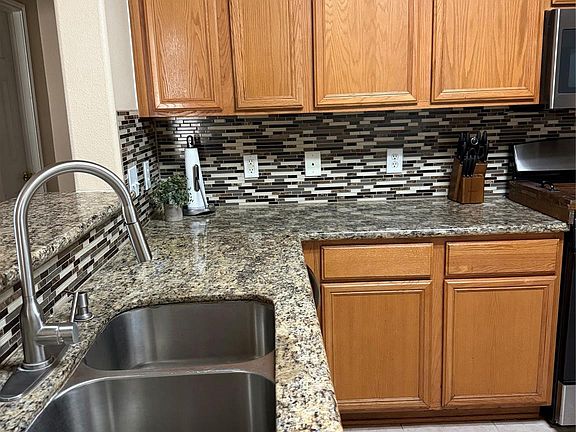5th image of 18519 Knob Hill Lake Ln