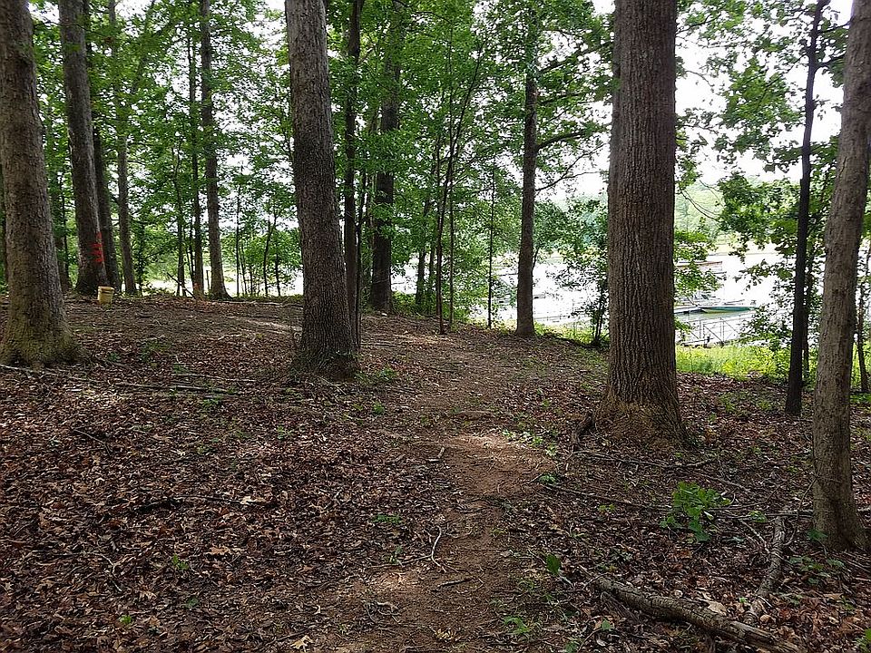 2nd image of 63/64 Lakefront Rd