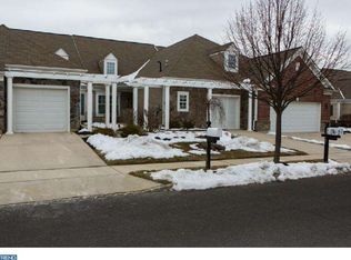 25 Falcon Ct, Hamilton, NJ 08690