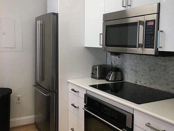 5th image of 2111 Wisconsin Ave NW APT 315