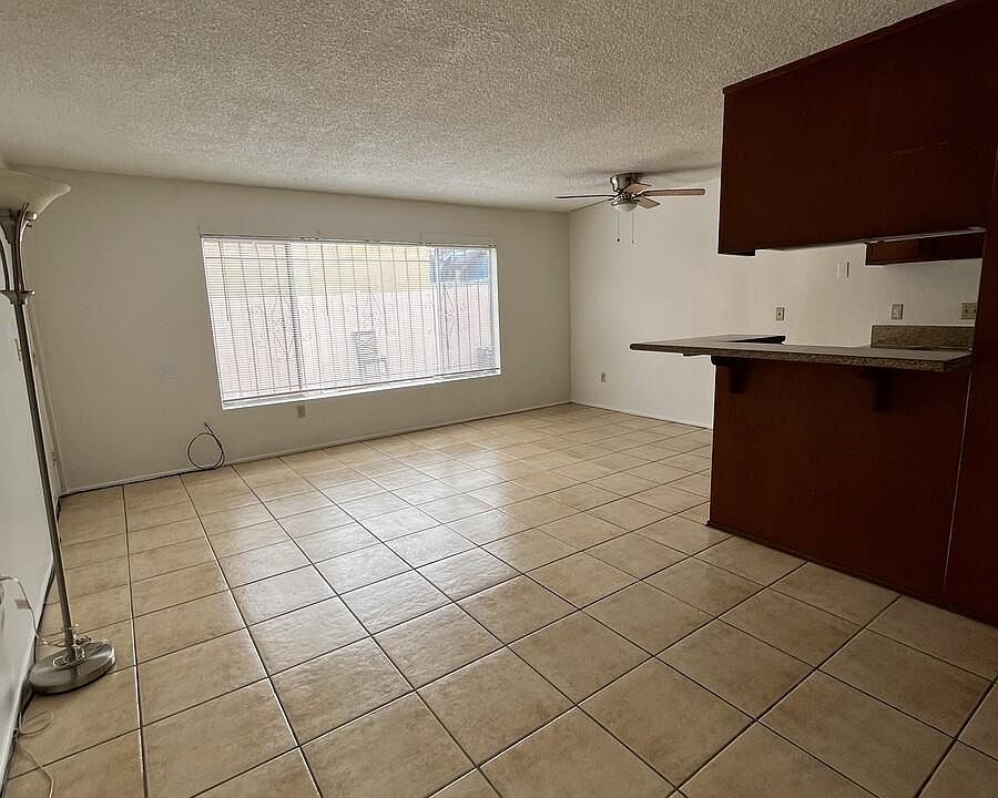 1st image of 4264 Euclid Ave APT 3