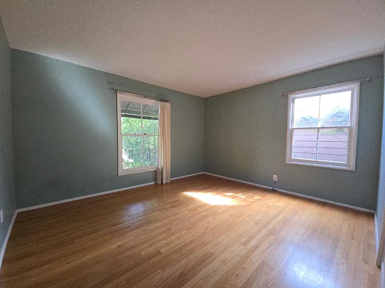 453 S Carmelo Ave — Photo 4