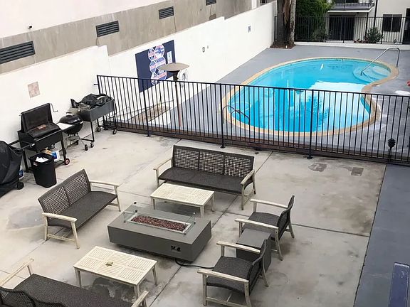 5th image of 4233 Eagle Rock Blvd #22
