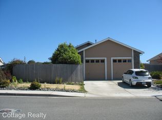 1781 Chanterelle Dr #B, McKinleyville, CA 95519