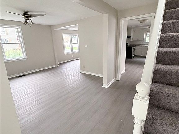 5th image of 106 Chestnut St