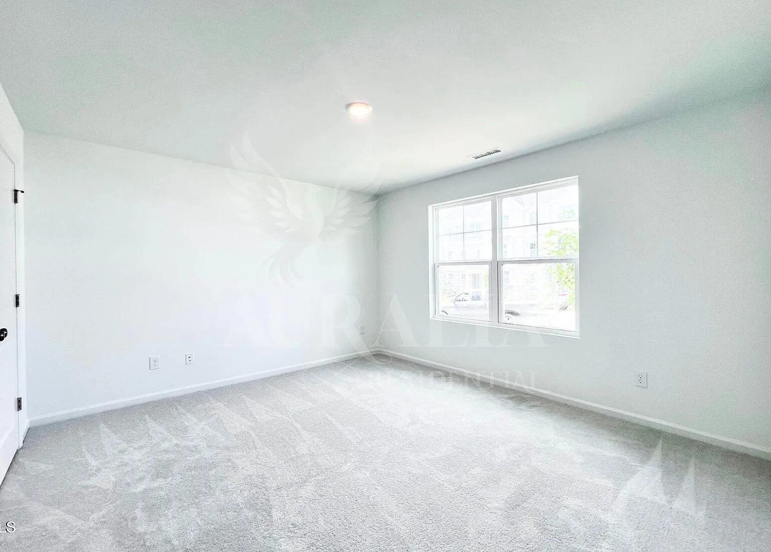 4 bed, 3.5 bath, 2189 sqft, $2,200 — Photo 4