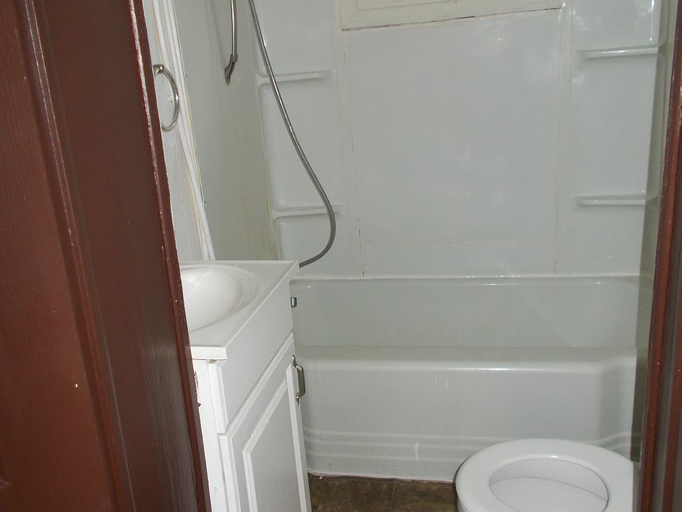1723-B Hall Ave (5)_11012018