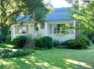 41 Oakwood Dr, Fairfield, CT 06824