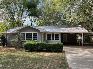 3211 Charleston Dr, Jackson, MS 39212