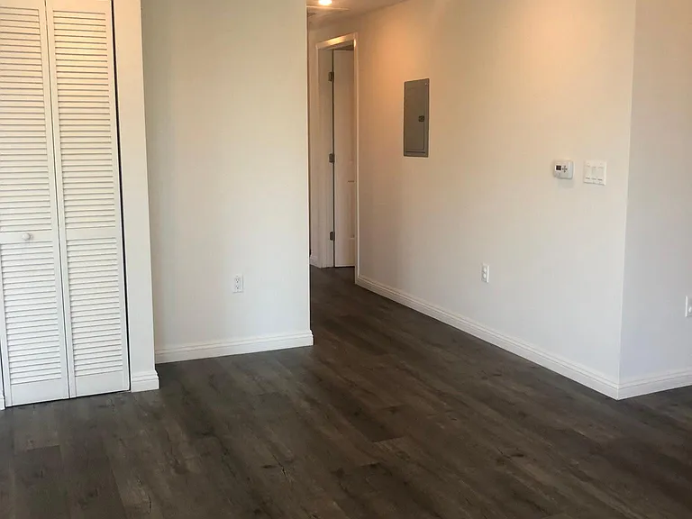 14143 Burbank Blvd #202 — Photo 12