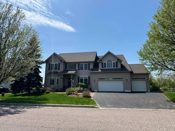62 Crispin Drive, South Burlington, VT 05403