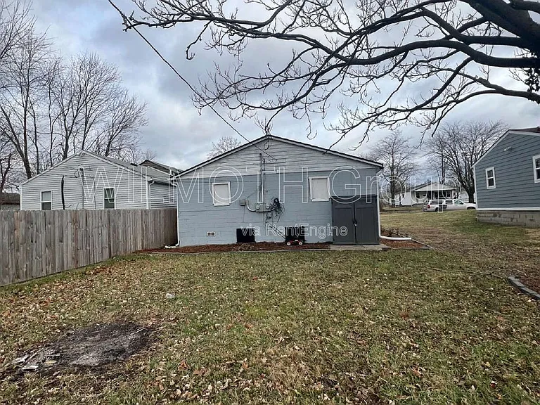 2530 N Temple Ave — Photo 9