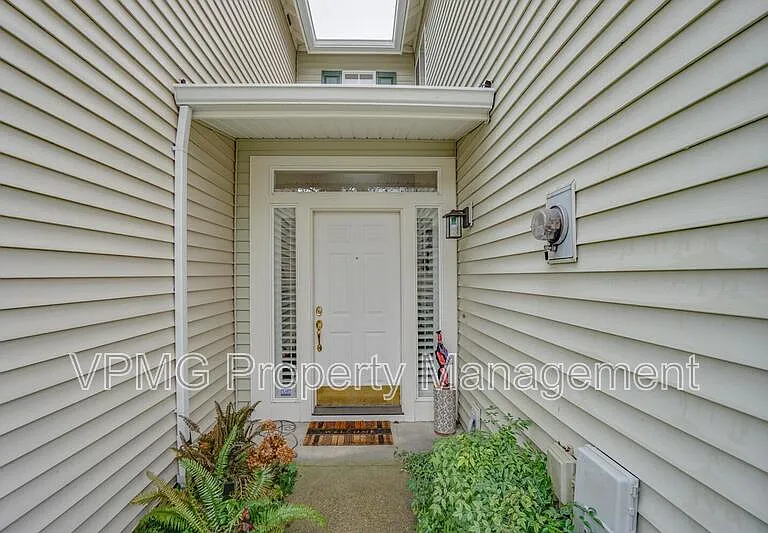 1810 SE 112th Pl — Photo 2