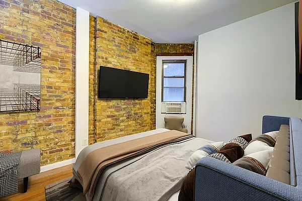 Rented by REAL New York | media 6