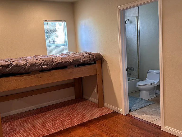14548 Morrison St — Photo 14