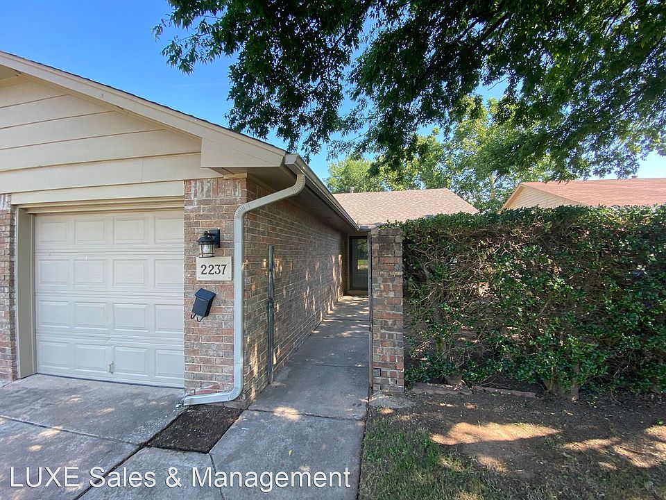 1st image of 2237 Donna Dr