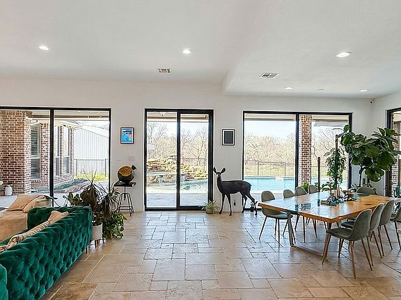 5th image of 2525 E Brand Rd