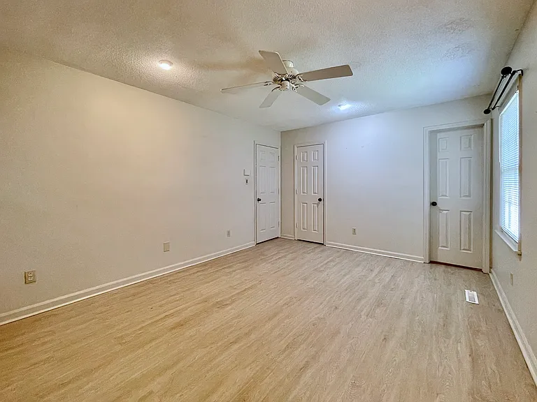 219 Green Lake Dr — Photo 22