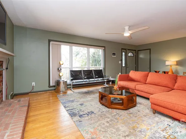 3 Quail Cove Rd, Asheville, NC 28804