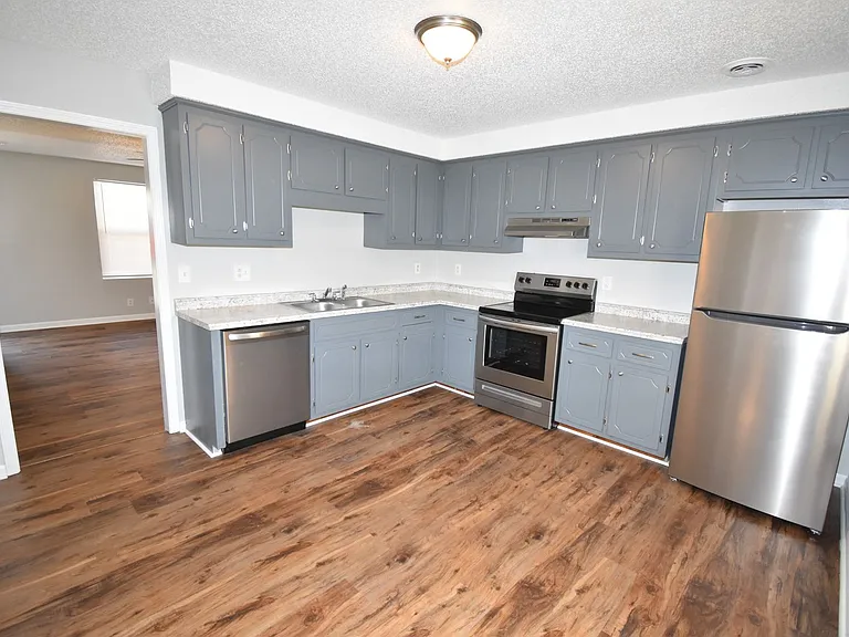 Tower Dr - 3276 — Photo 2