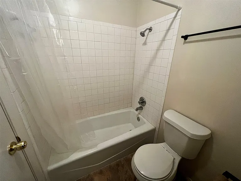 1204 Blackjack St #B — Photo 16