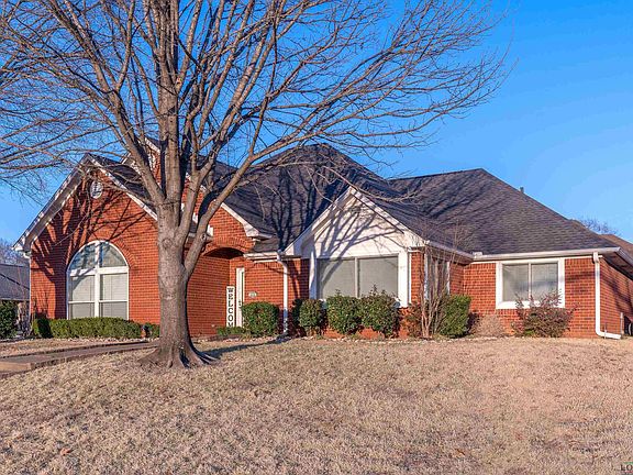 3rd image of 406 Lakewood Dr