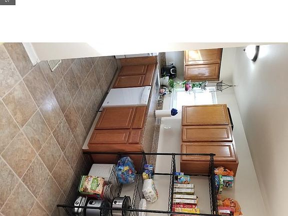 3rd image of 51 Clover St
