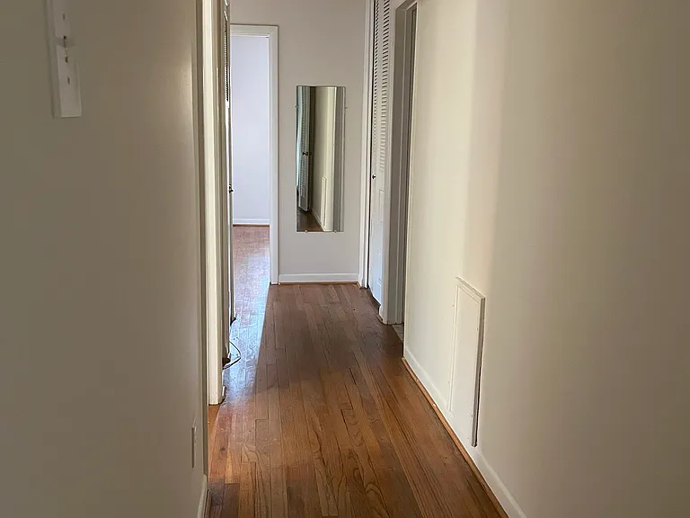 10518 Weymouth St #103 — Photo 6
